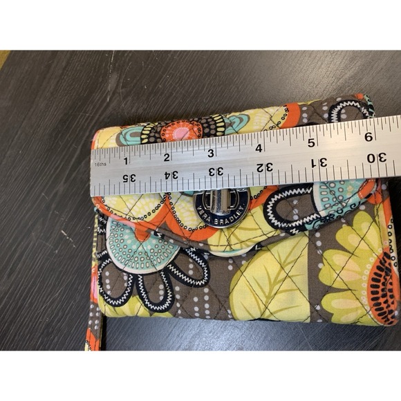 Vera Bradley Flower Shower Turnlock Wallet Wristlet Quilted Floral Pattern‎ - Picture 12 of 13